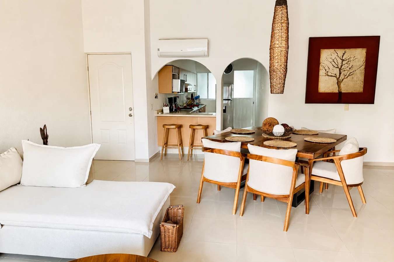 Comedor integrado con la cocina